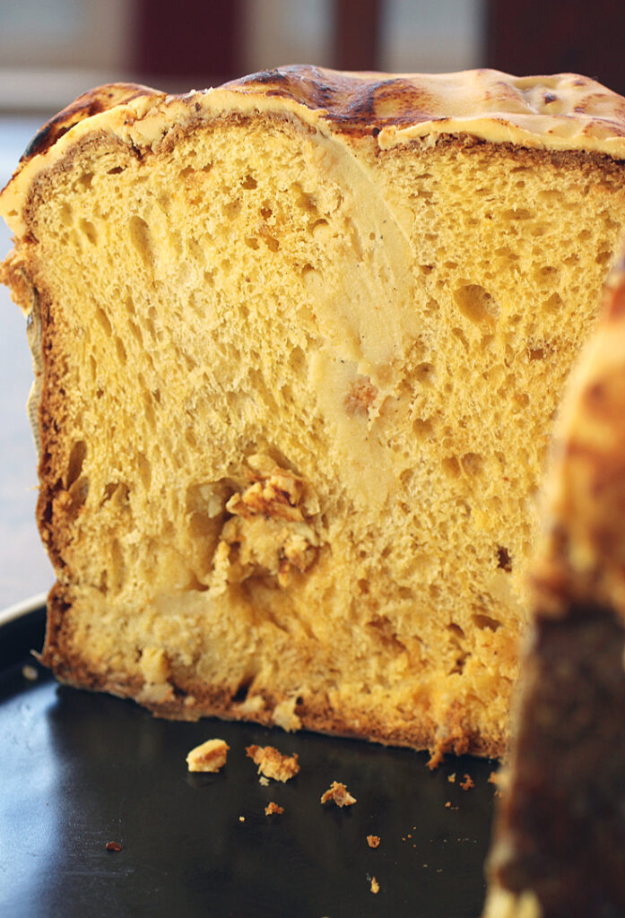 A peek inside the Ofner Le Cordon Bleu creme brulee panettone.